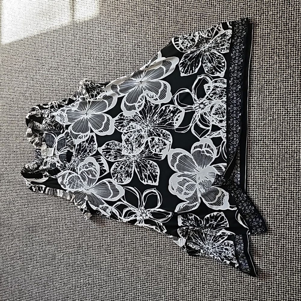 Evereve (Adore) Polynesian print A-line dress / tunic black & white ruffle large